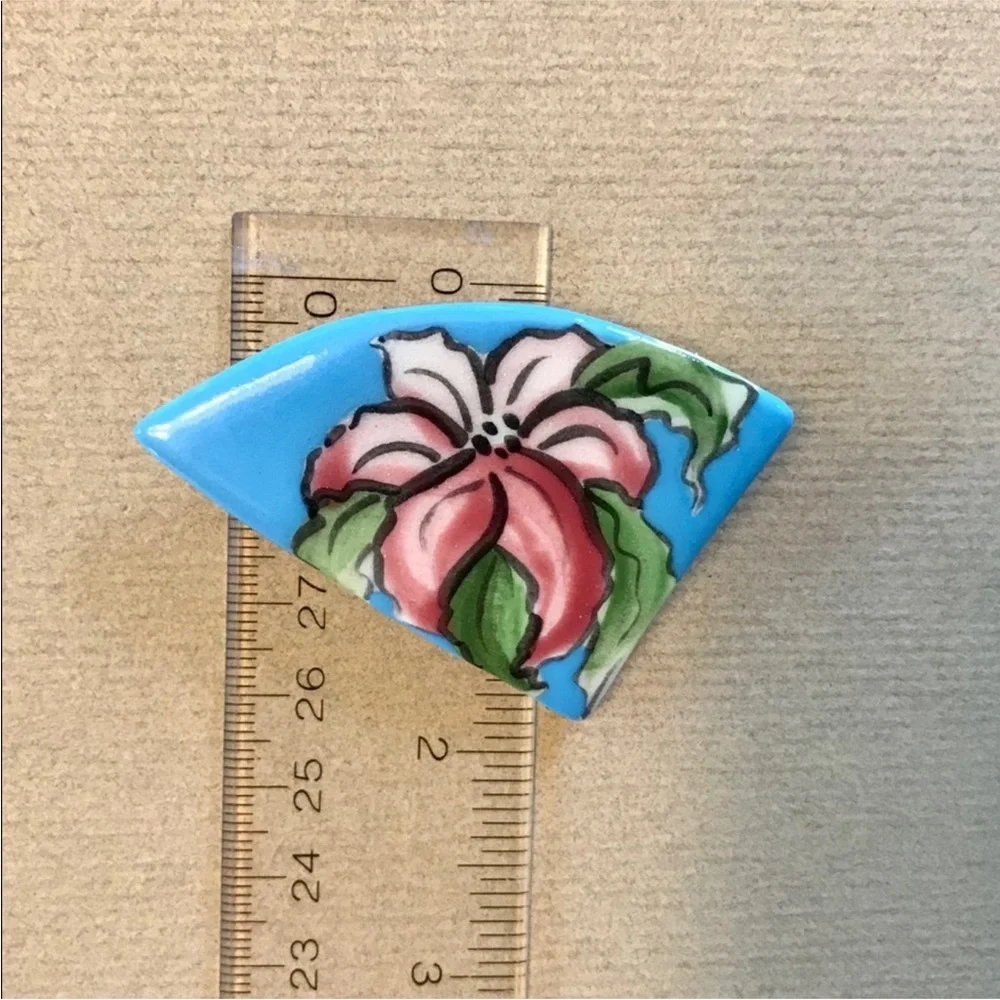 Hand Crafted Pin⭐️5/$25⭐️ - Picture 5 of 5